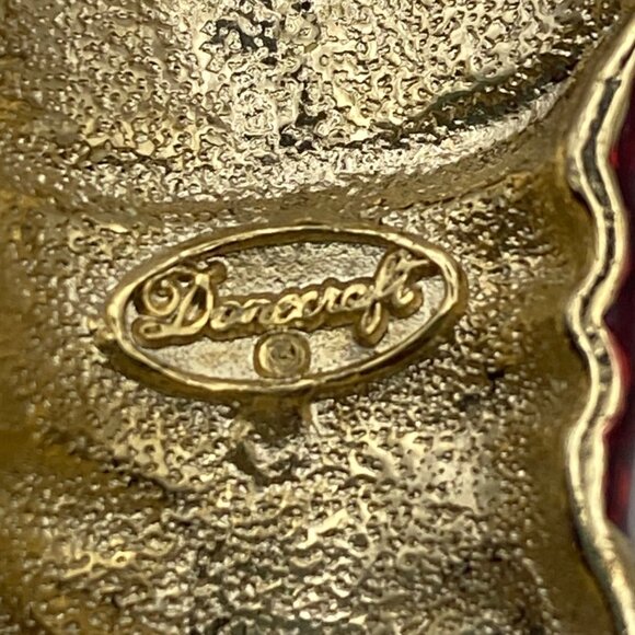 Lot Of 5 Holiday Brooch Pins Vintage To Modern Festive Cat Penguin Poinsettia - Picture 8 of 16